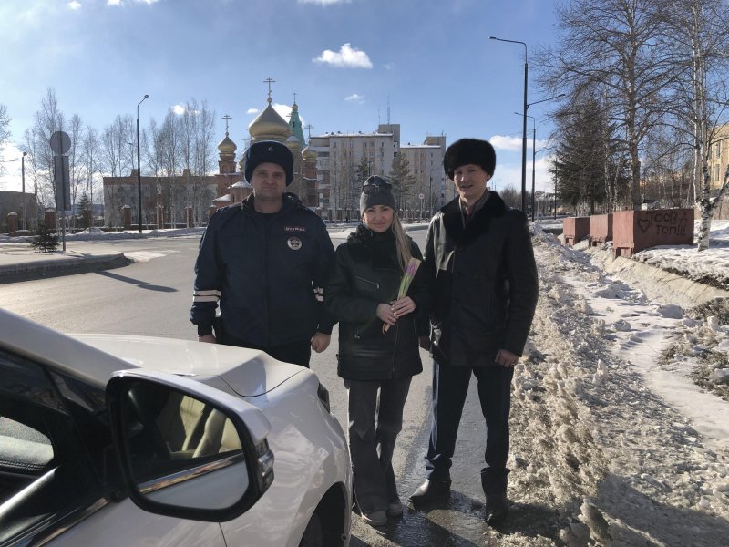 Цветы для автоледи — УМВД России по Амурской области